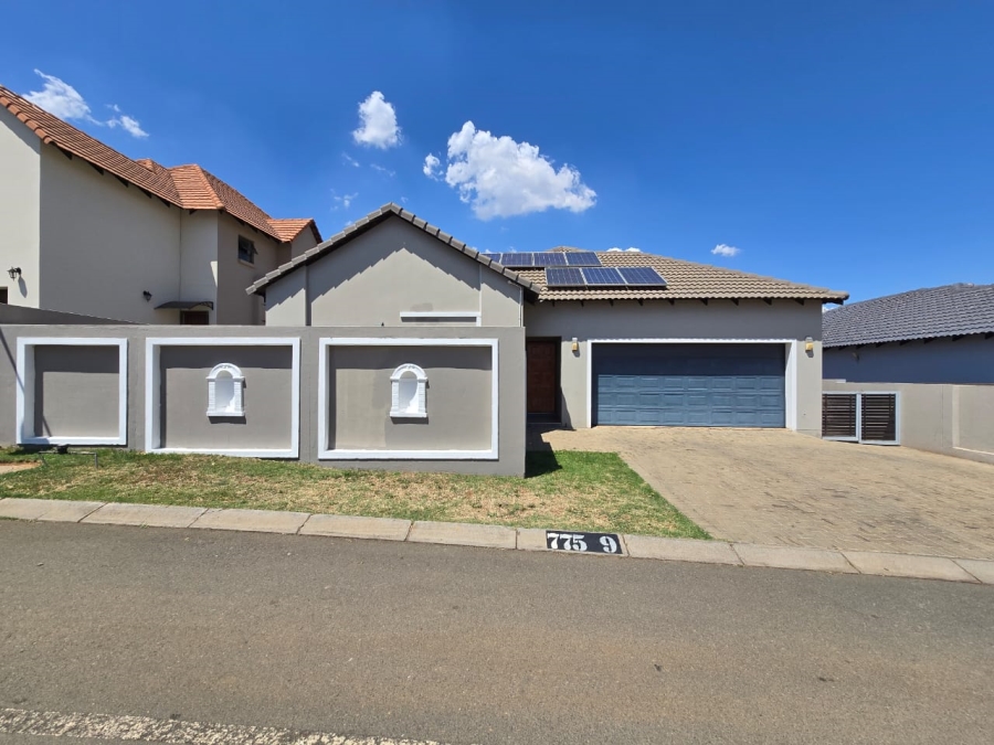 To Let 3 Bedroom Property for Rent in Melodie North West